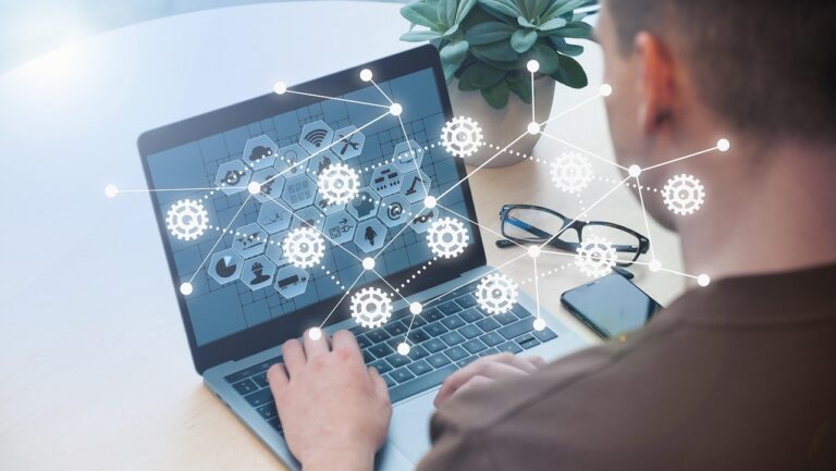 Comment démarrer un projet Web rentable en France en 2026